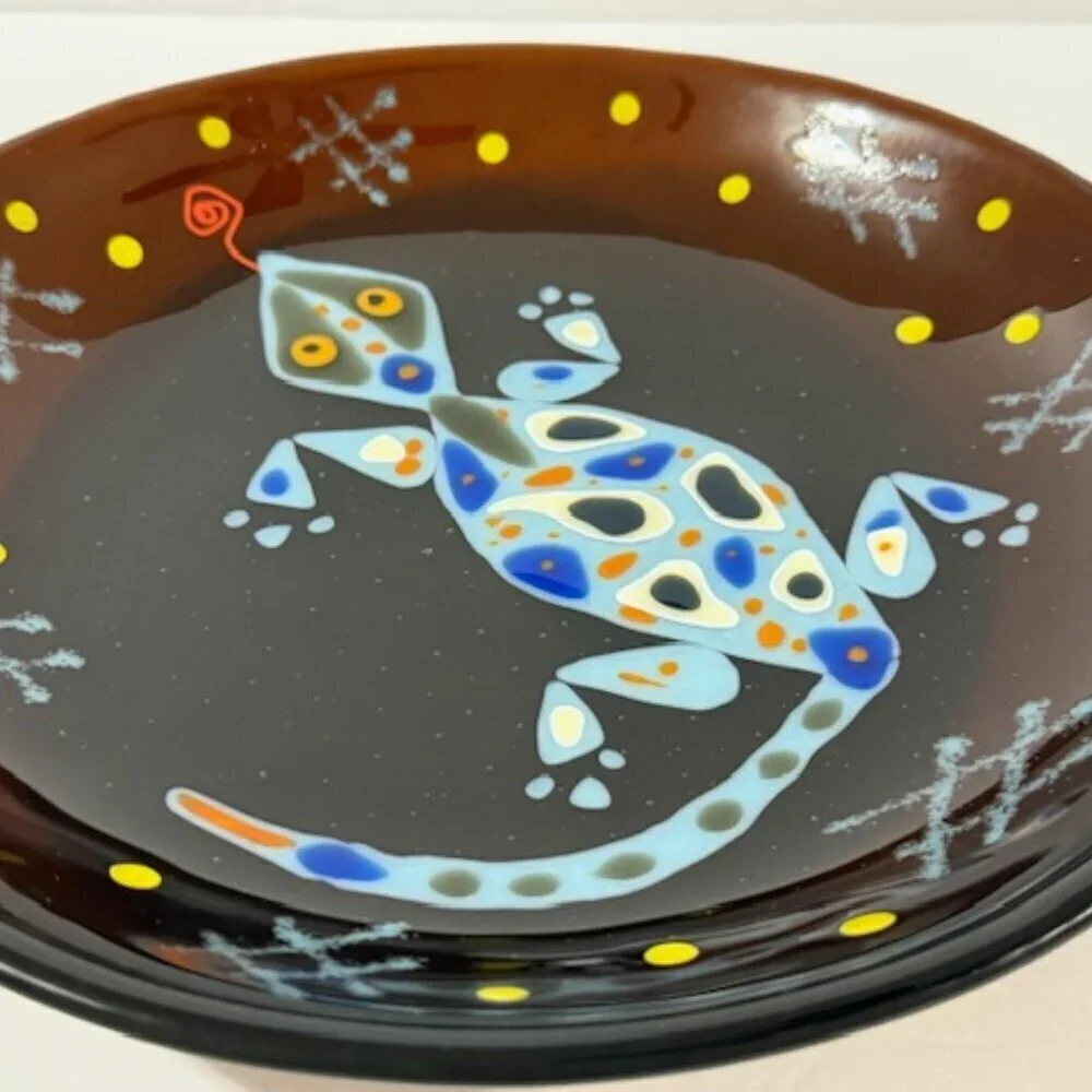 Vintage Artisan Handcrafted Pop Art Glass Lizard Gecko Bowl / Plate Signed
